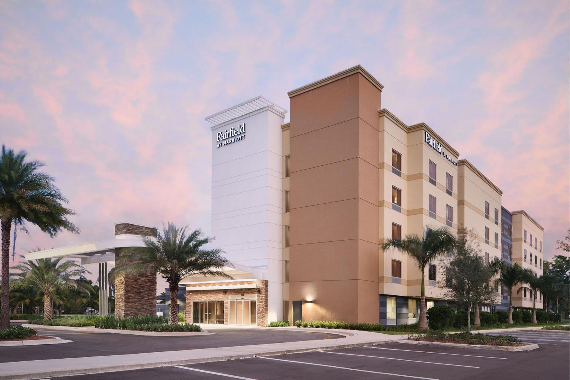 Fairfield Inn & Suites By Marriott Fort Lauderdale Northwest Тамарак Екстериор снимка