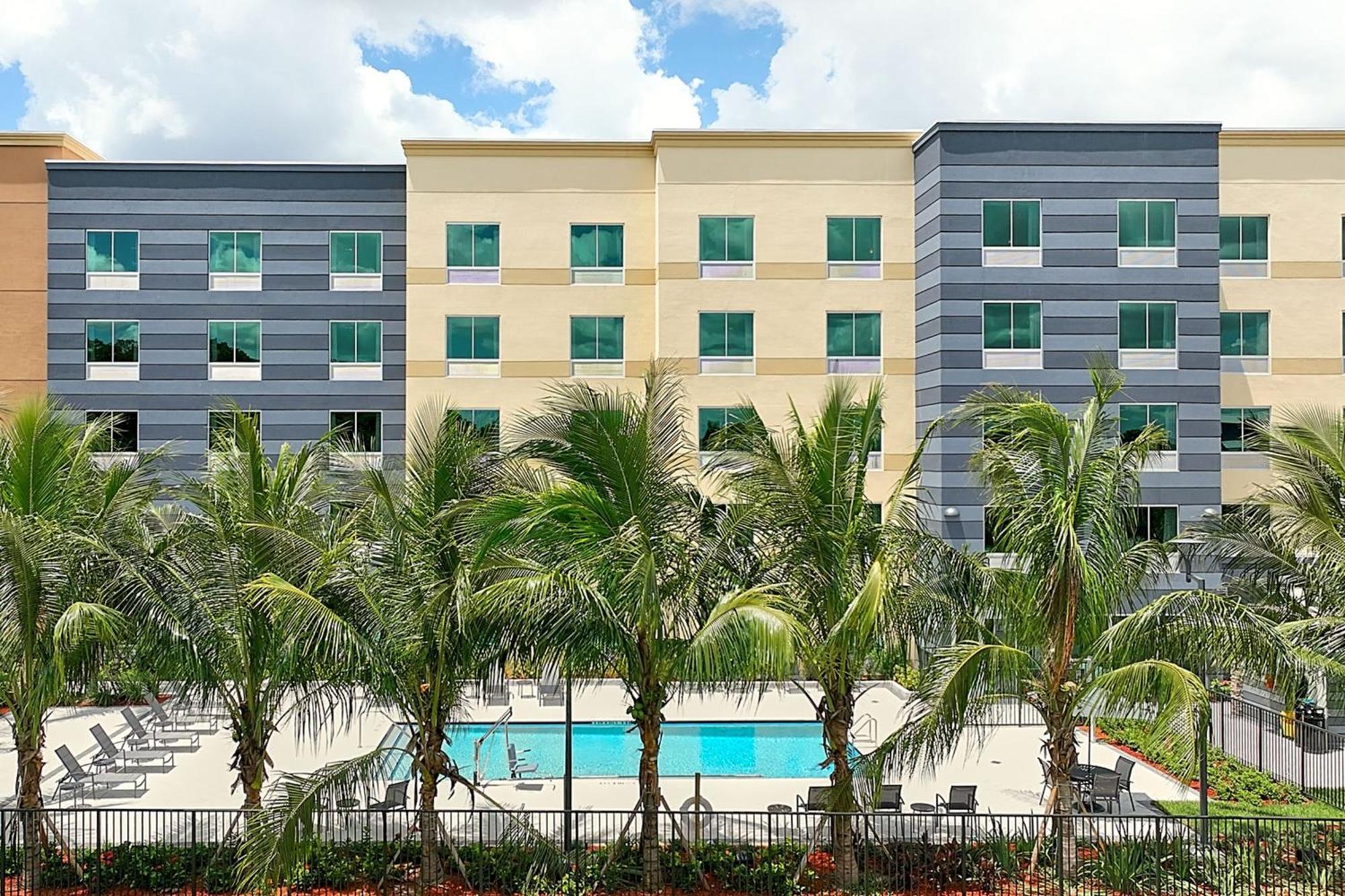 Fairfield Inn & Suites By Marriott Fort Lauderdale Northwest Тамарак Екстериор снимка