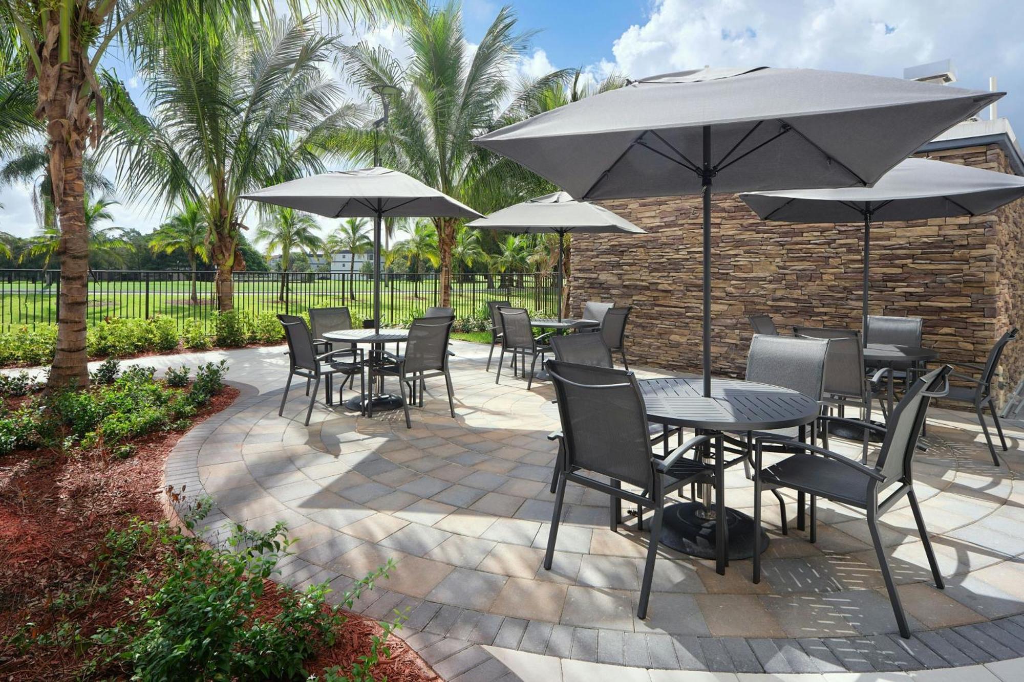Fairfield Inn & Suites By Marriott Fort Lauderdale Northwest Тамарак Екстериор снимка